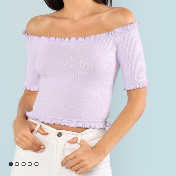 Tops - 🌼NWOT Beautiful Crop Top🌼